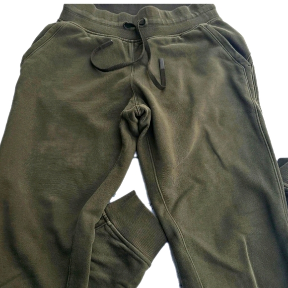 Lululamon Joggers - Picture 1 of 7